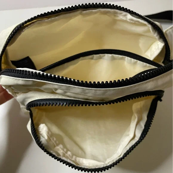 NWOT BAGGU Nylon Fanny Pack - Ivory - Picture 7 of 13